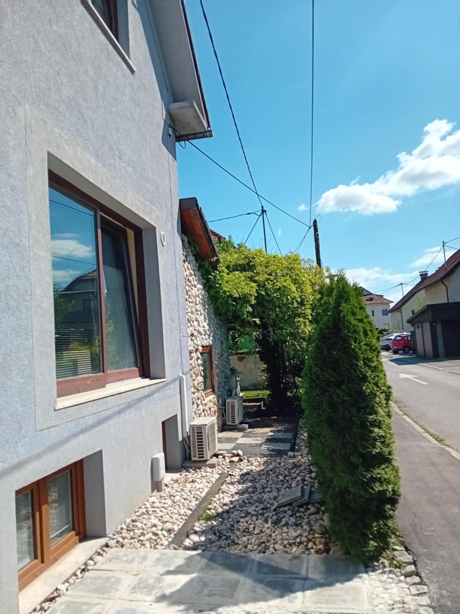 Apartment Baci For 4 Guests Любляна Екстериор снимка